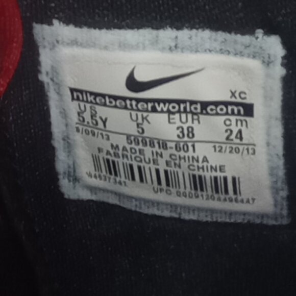 Nike LeBron Soldier V11 Red & Black Basketball Shoes Sz 5.5y - Picture 6 of 6